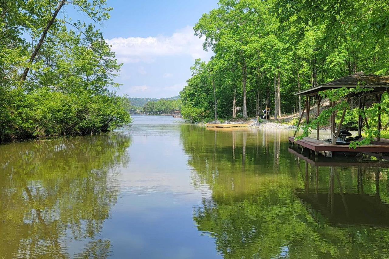Lakeside Hot Springs Retreat With Kayaks And Boat Dock Hot Springs Village Eksteriør billede