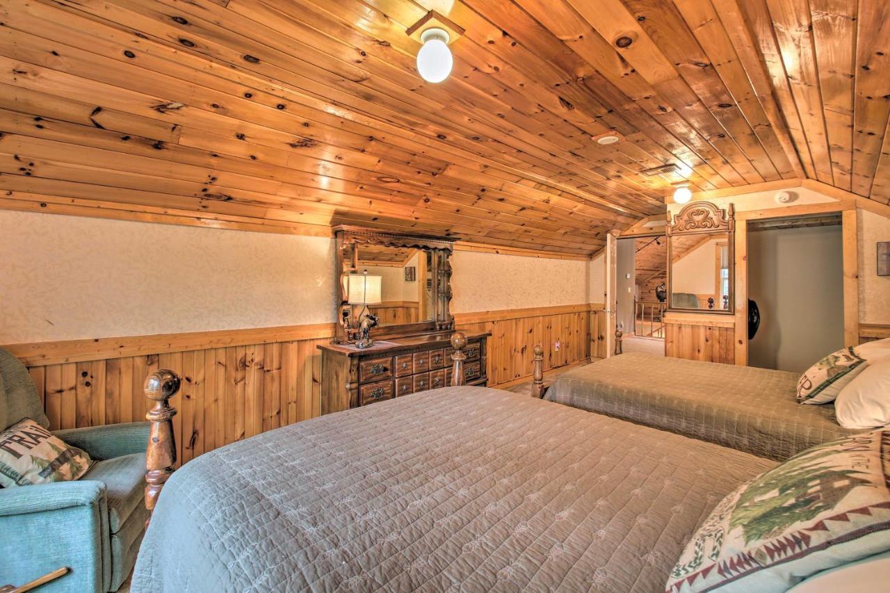 Lakeside Hot Springs Retreat With Kayaks And Boat Dock Hot Springs Village Eksteriør billede